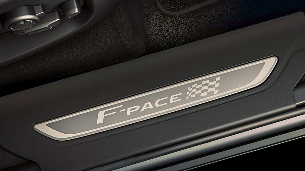 Jaguar F-Pace Emblem